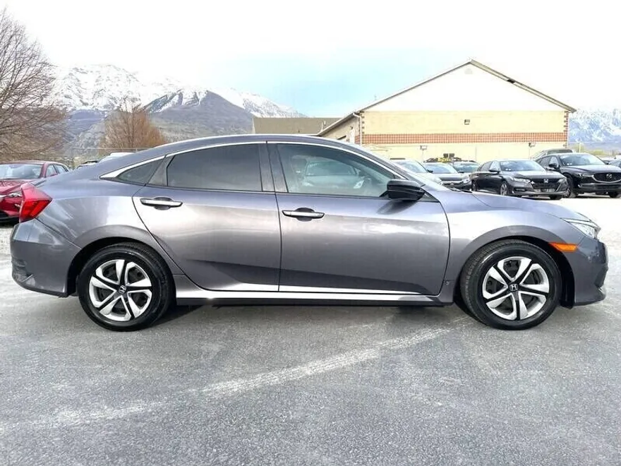 2017 Honda Civic LX photo 1