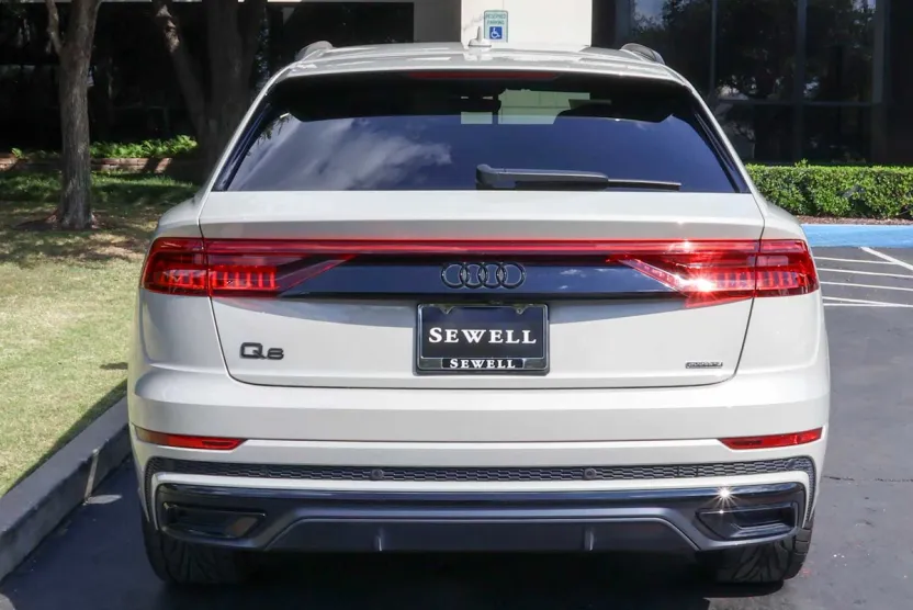 2022 Audi Q8 line Premium Plus photo 1
