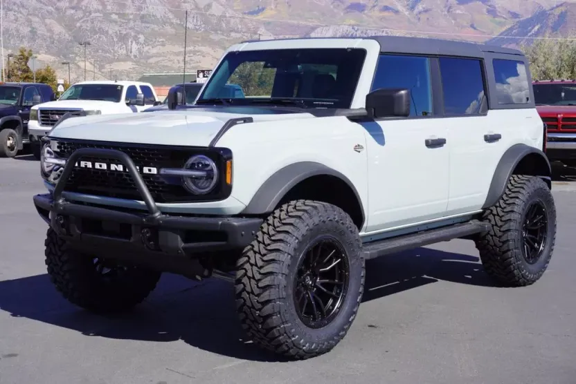 2023 Ford Bronco Wildtrak photo 1