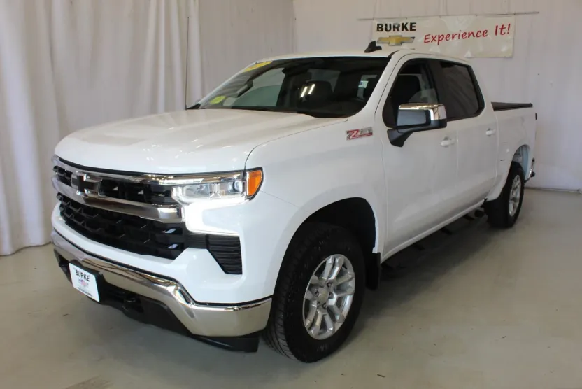 2023 Chevrolet Silverado 1500 LT photo 1