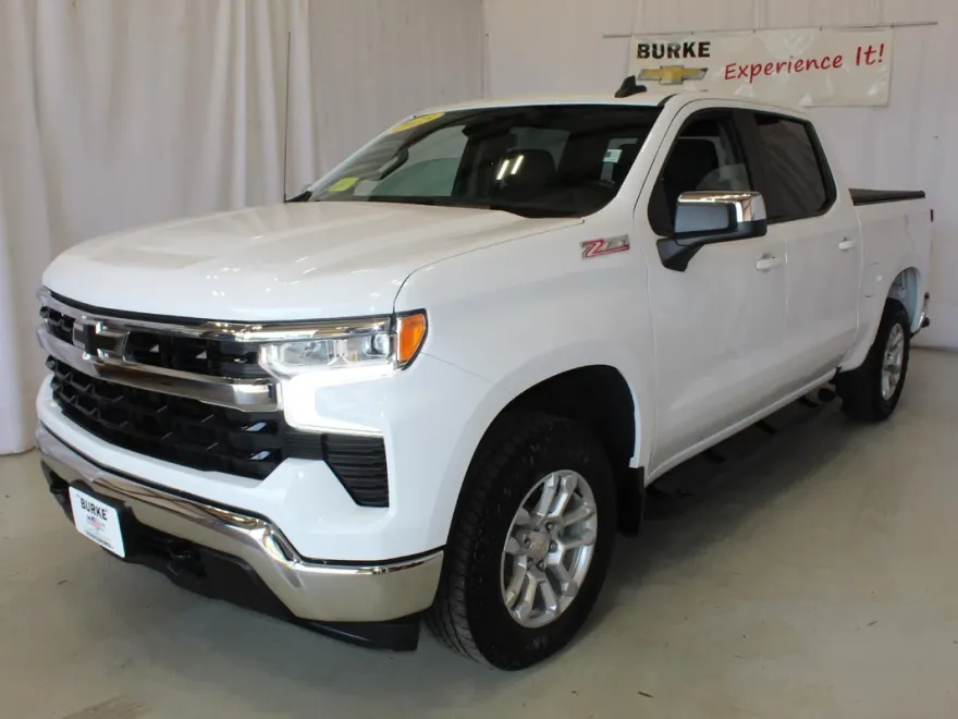 2023 Chevrolet Silverado 1500 LT photo 1