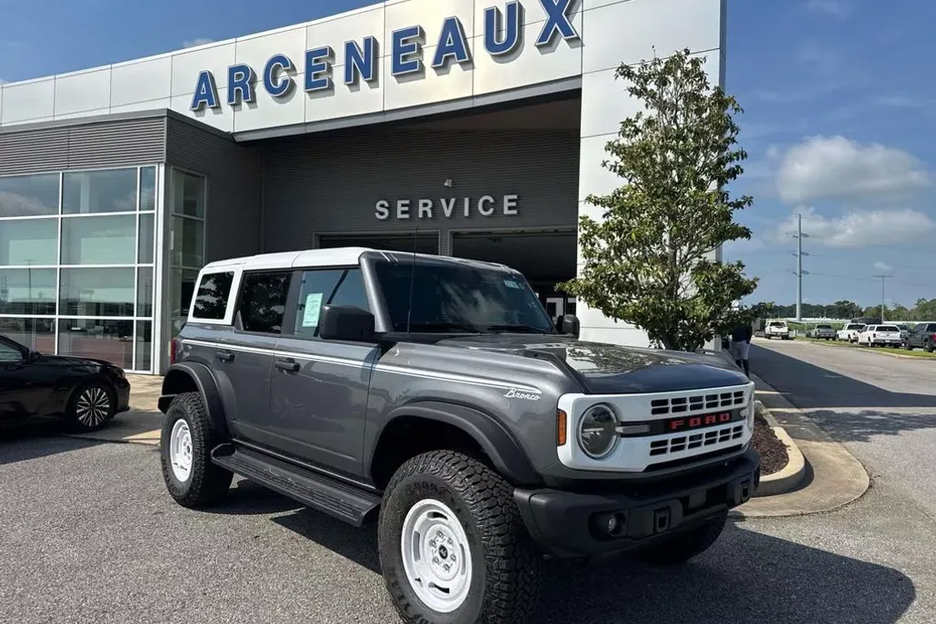 2025 Ford Bronco Heritage First Edition photo 1