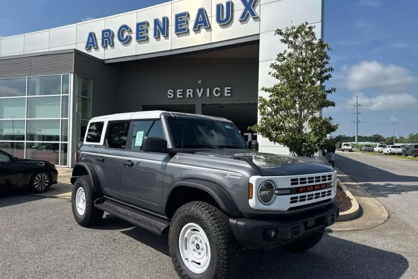 2025 Ford Bronco Heritage First Edition photo 1