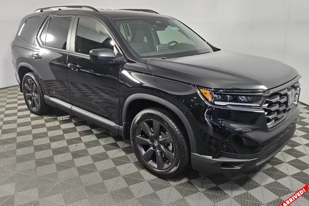 2025 Honda Pilot Sport photo 1