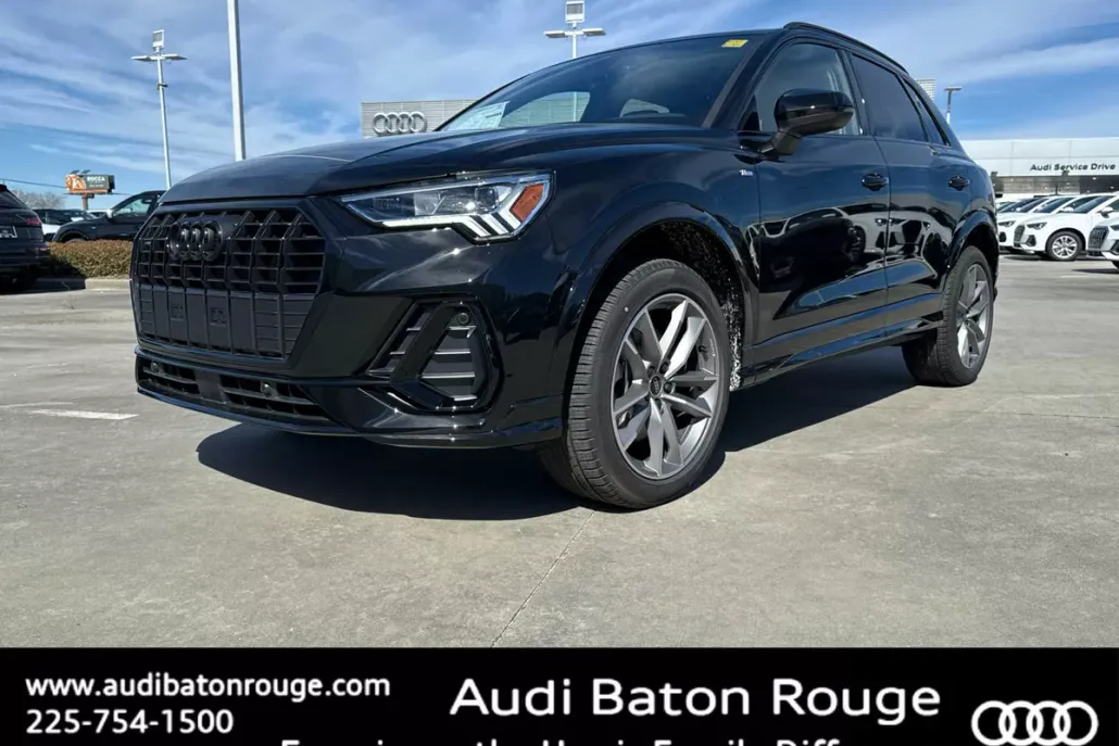 2025 Audi Q3 45 TFSI S line Premium photo 1