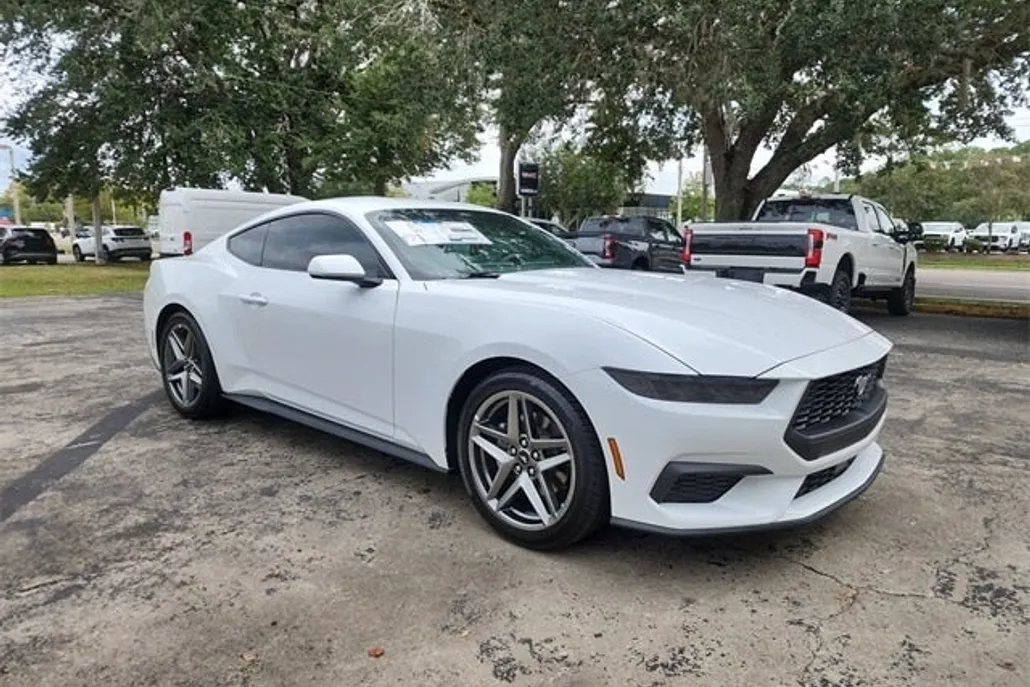 2025 Ford Mustang EcoBoost photo 1