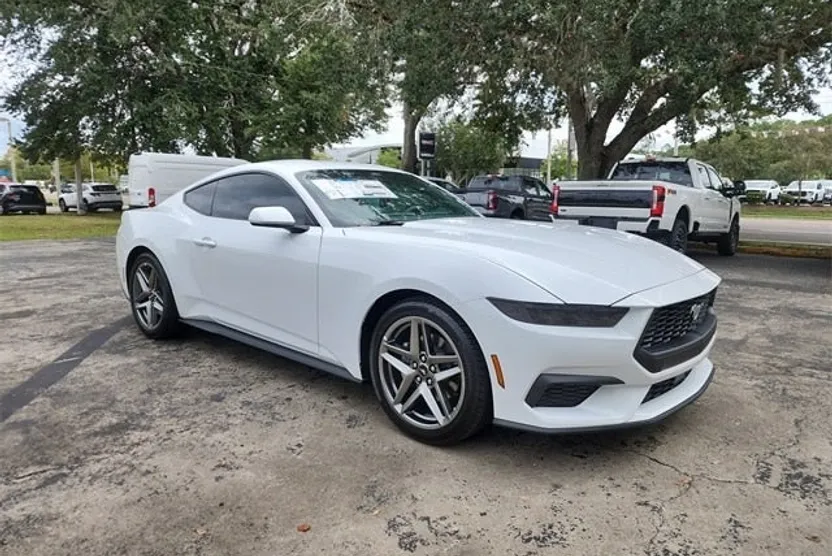 2025 Ford Mustang EcoBoost photo 1