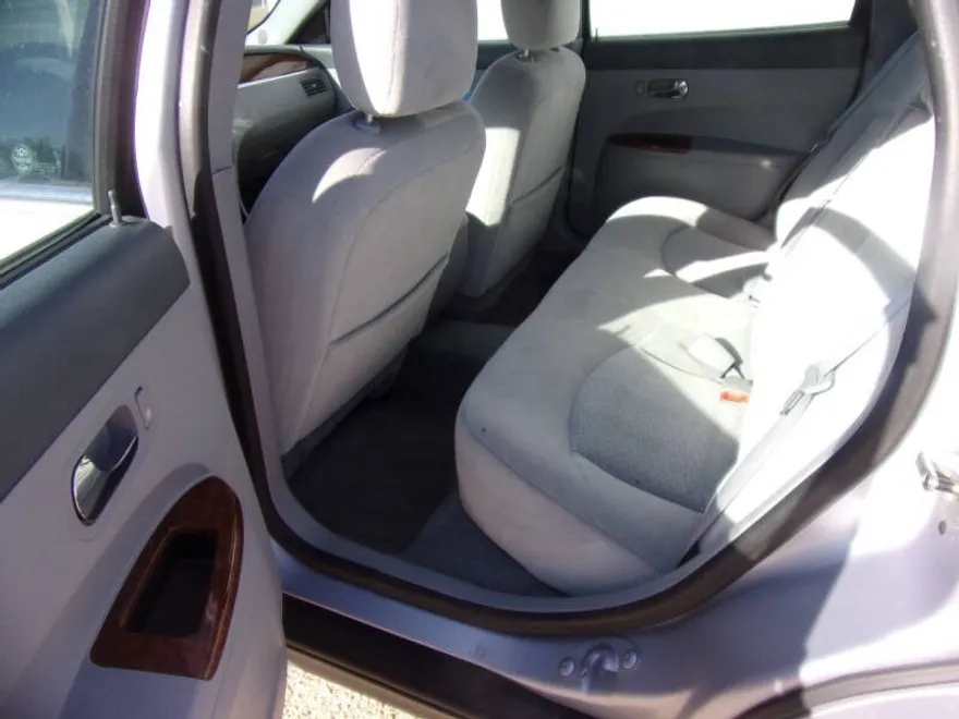 2005 Buick LaCrosse CX photo 1
