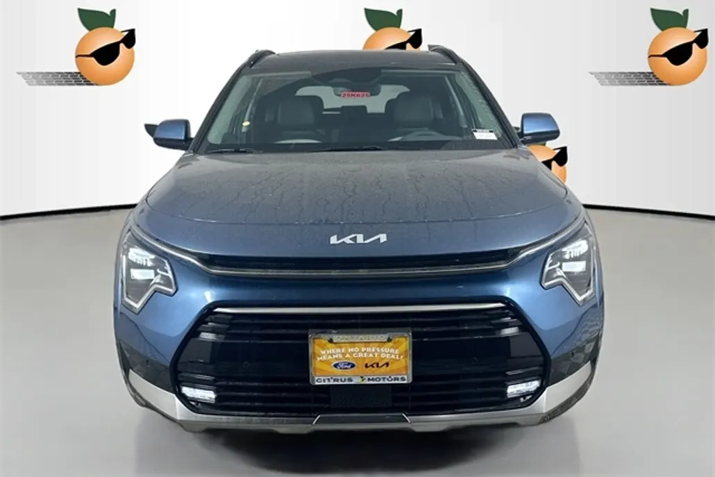2025 Kia Niro SX Touring photo 1