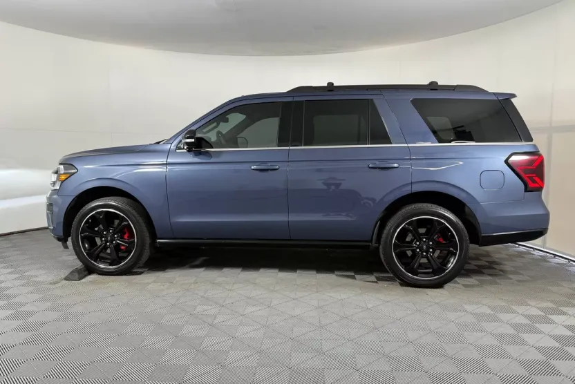 2022 Ford Expedition Limited photo 1