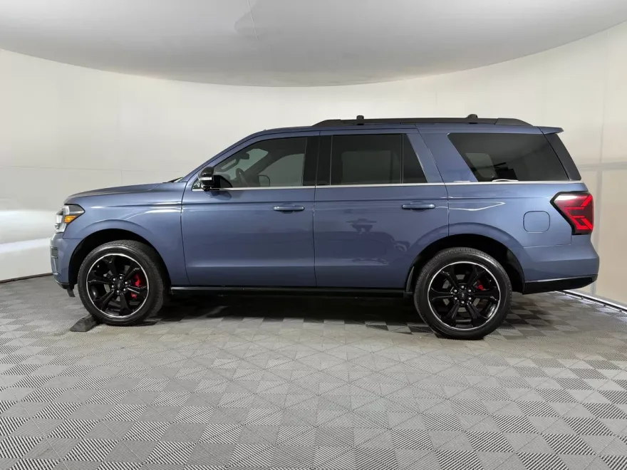 2022 Ford Expedition Limited photo 1