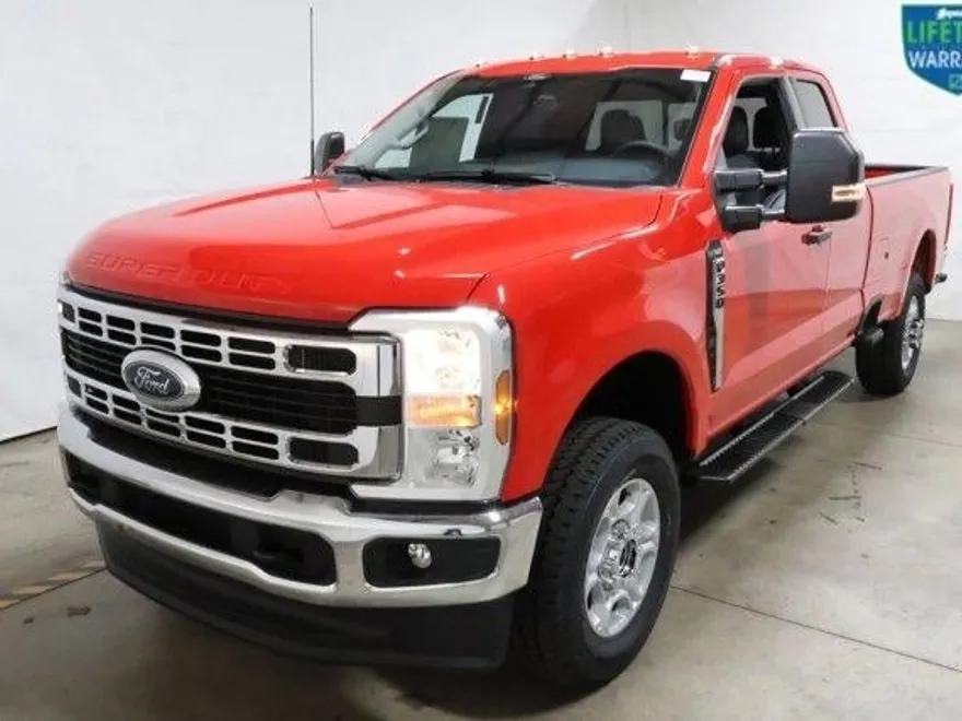2025 Ford F-350 XLT photo 1