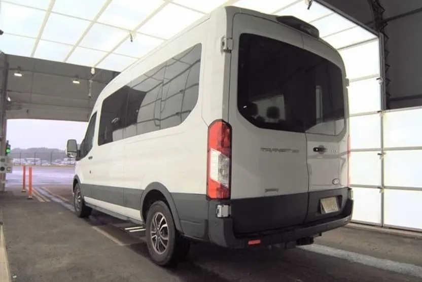 2022 Ford Transit Passenger XLT photo 1