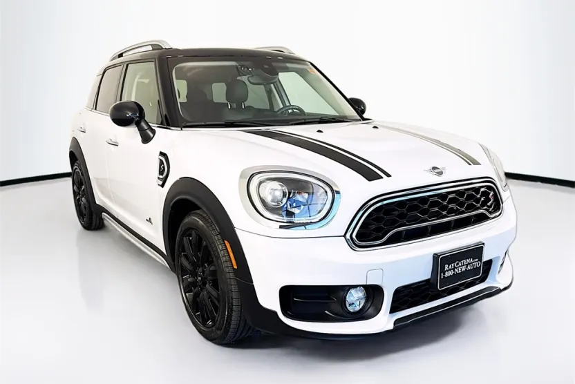2019 Mini Cooper S ALL4 photo 1