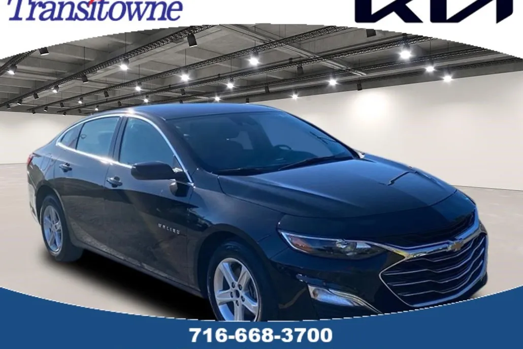 2024 Chevrolet Malibu photo 1