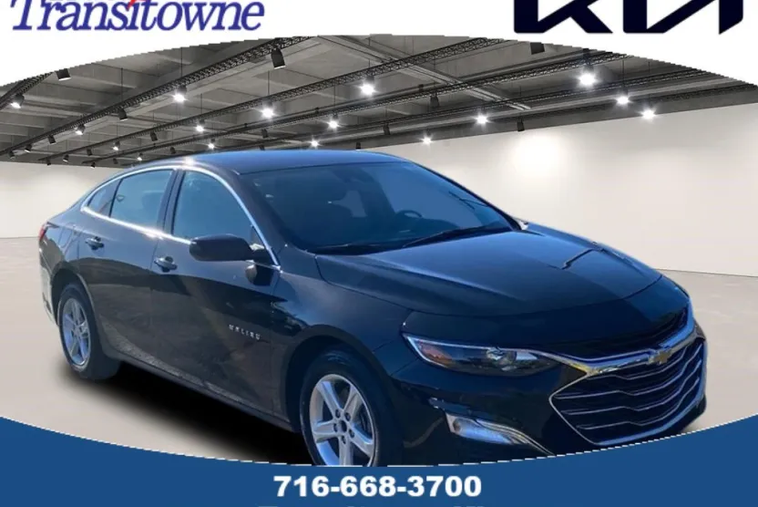 2024 Chevrolet Malibu photo 1