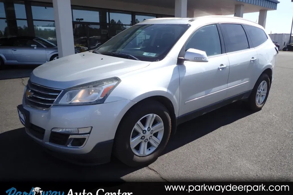 2013 Chevrolet Traverse 2LT photo 1