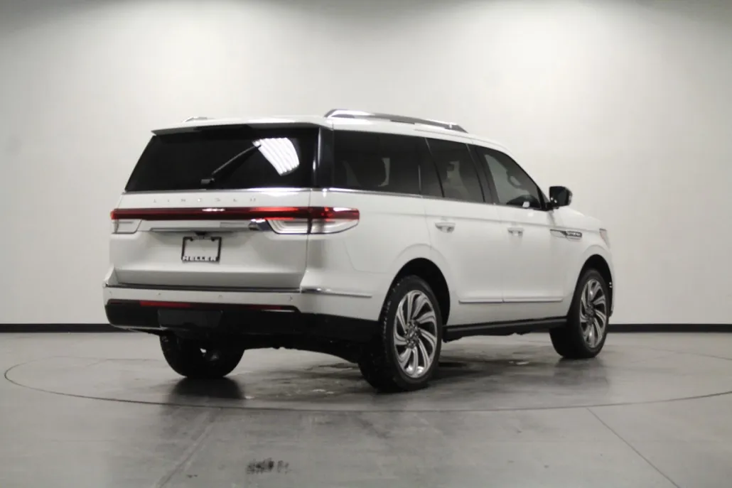2022 Lincoln Navigator Reserve photo 1
