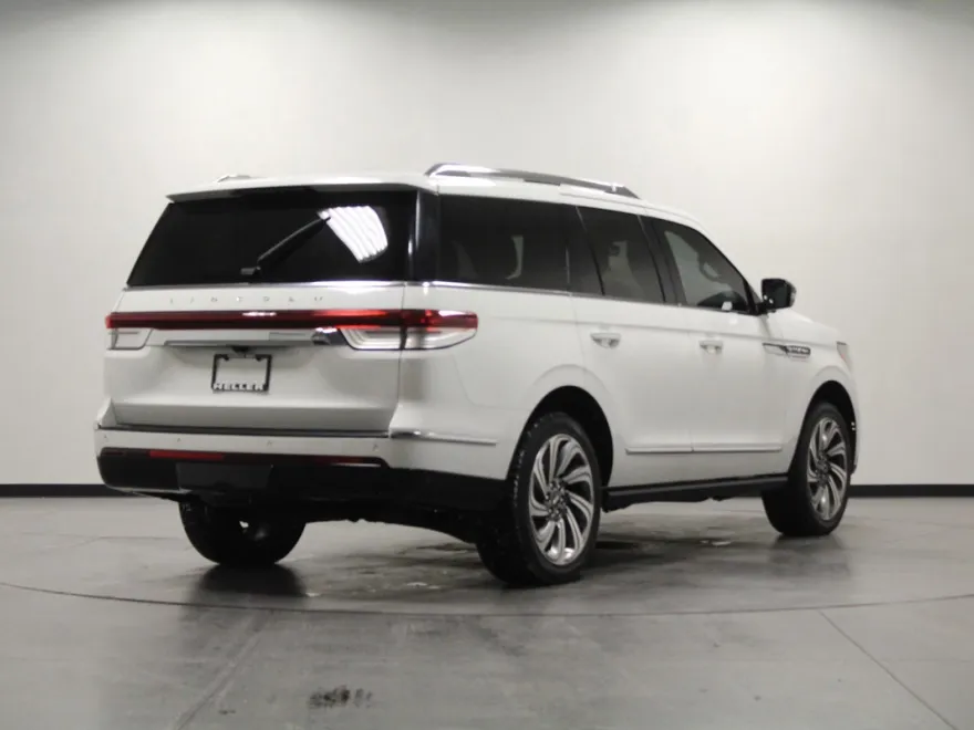2022 Lincoln Navigator Reserve photo 1