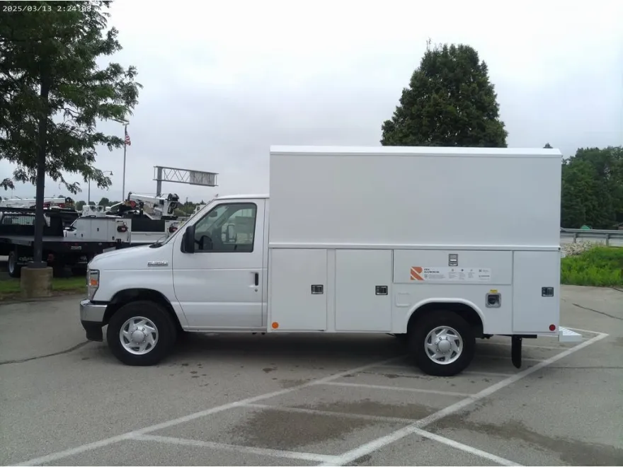 2026 Ford E-350 Base photo 1