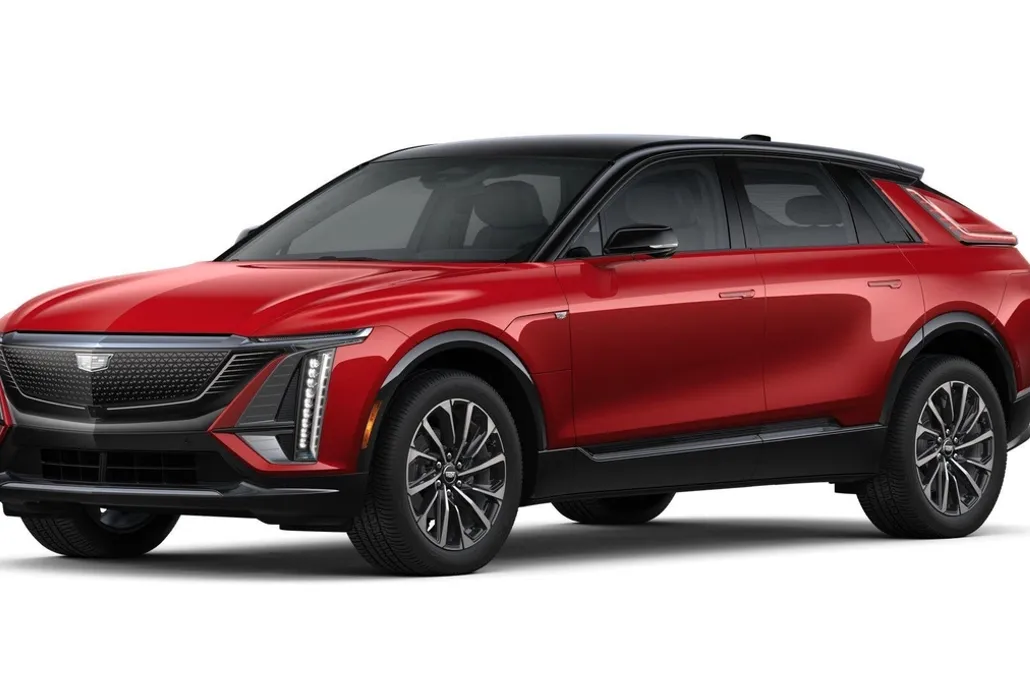 2025 Cadillac Lyriq Sport photo 1
