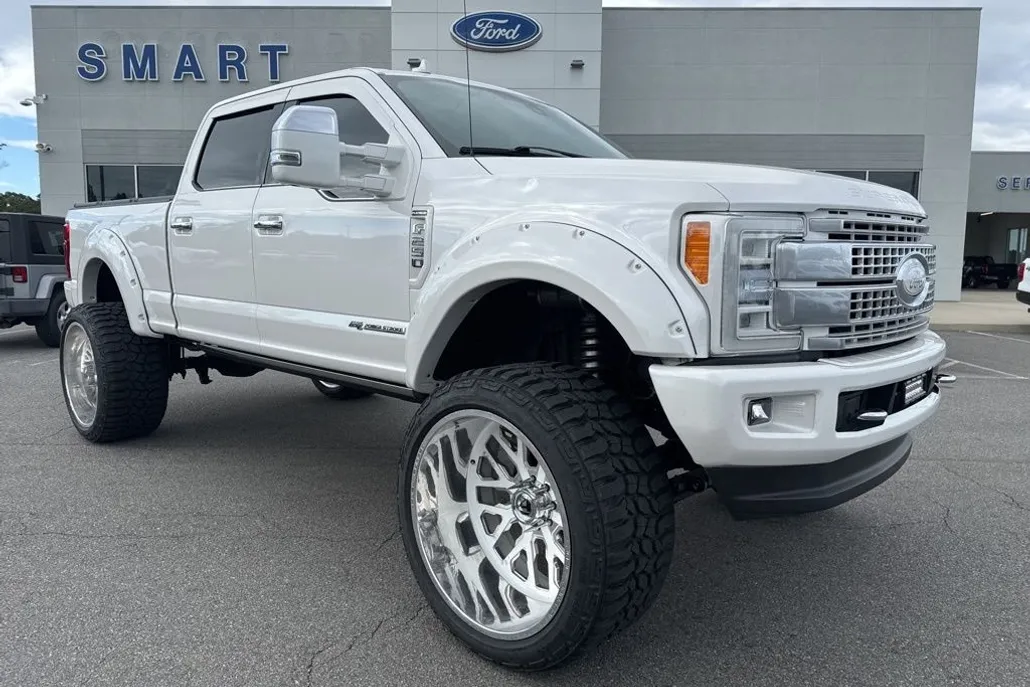 2019 Ford F-250 Platinum photo 1