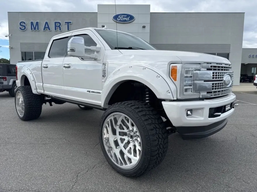 2019 Ford F-250 Platinum photo 1