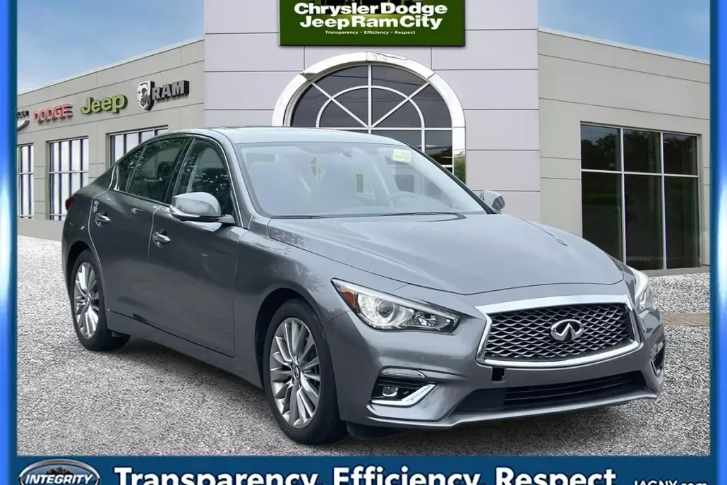 2023 Infiniti Q50 LUXE AWD photo 1