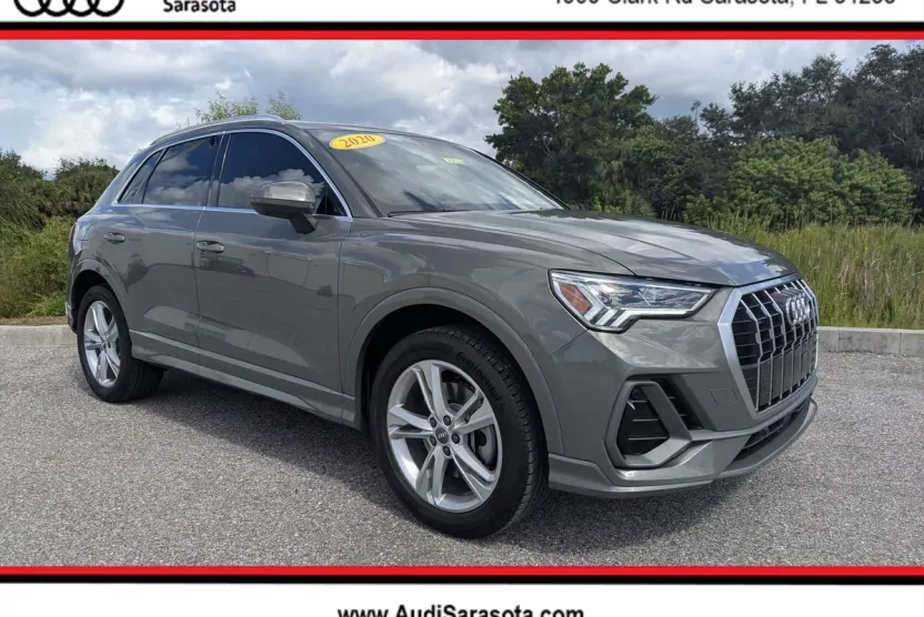 2020 Audi Q3 S line Premium Plus photo 1
