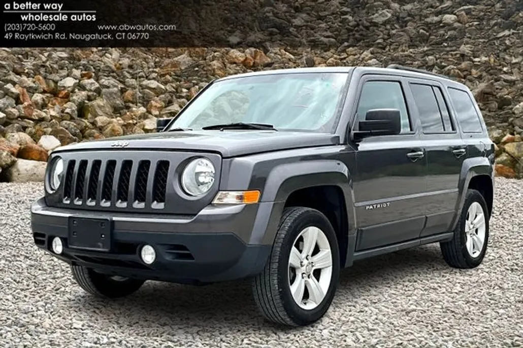 2016 Jeep Patriot Latitude photo 1