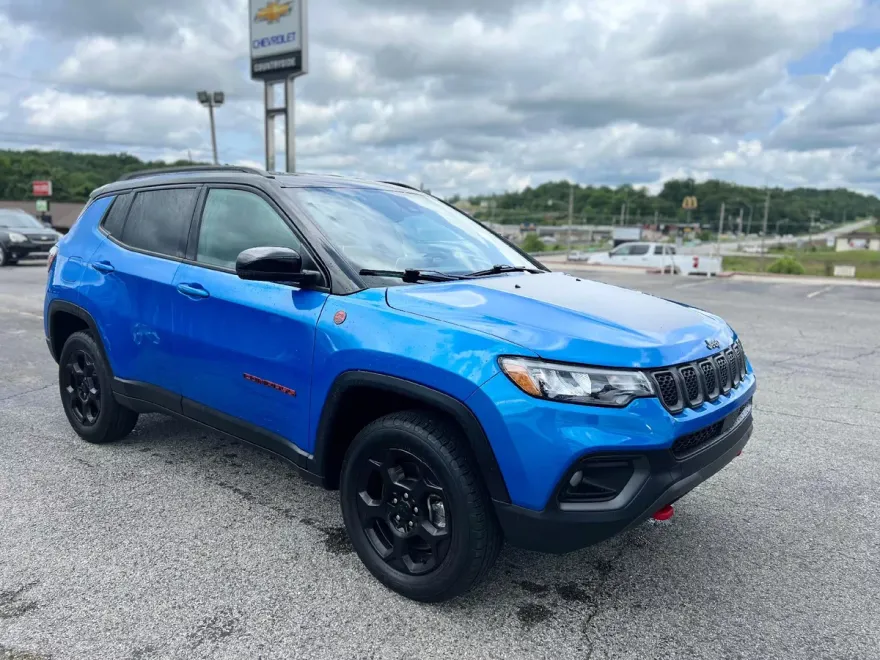 2023 Jeep Compass Trailhawk photo 1