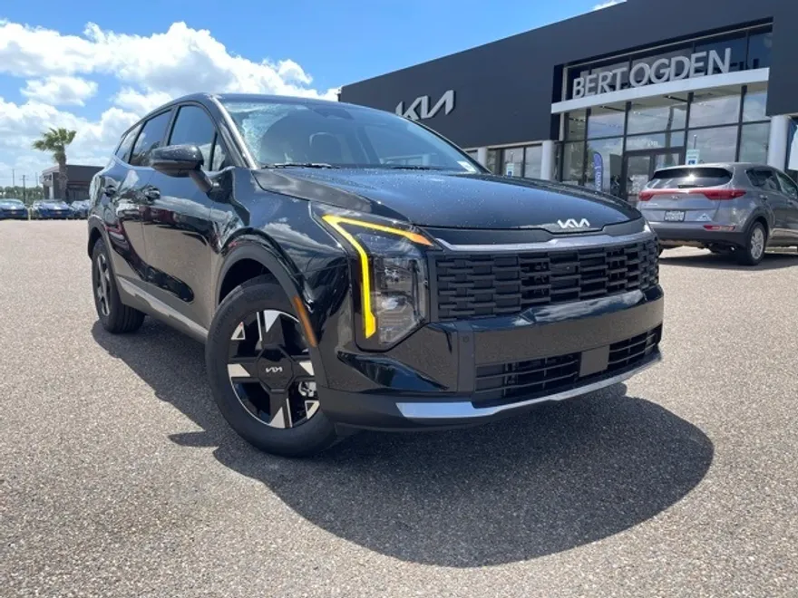 2026 Kia Sportage LX photo 1