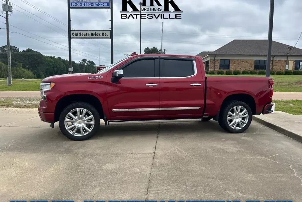 2023 Chevrolet Silverado 1500 High Country photo 1