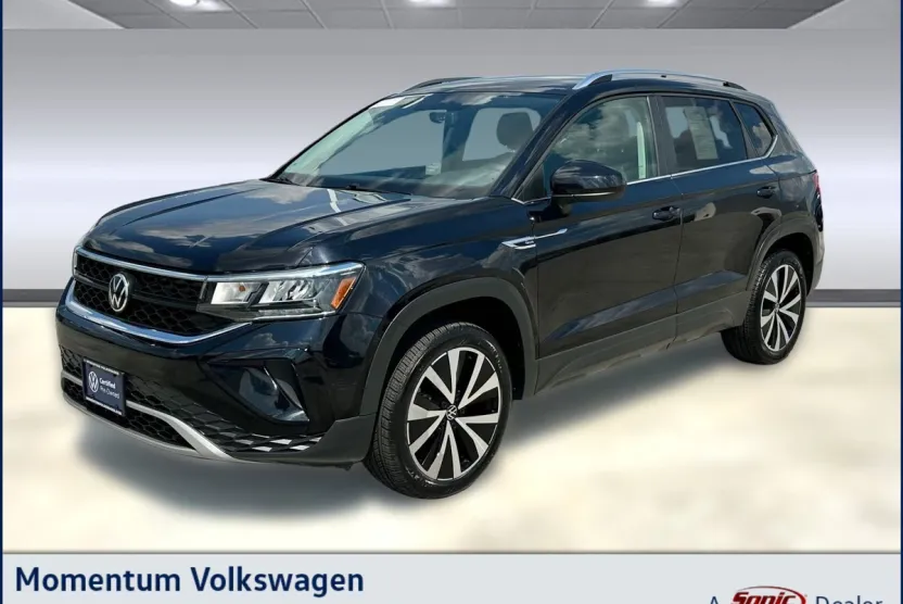 2022 Volkswagen Taos SE photo 1