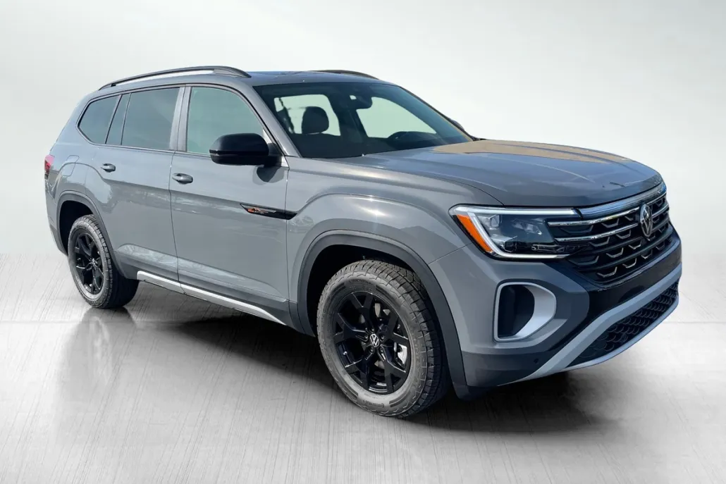 2025 Volkswagen Atlas Peak Edition SE photo 1