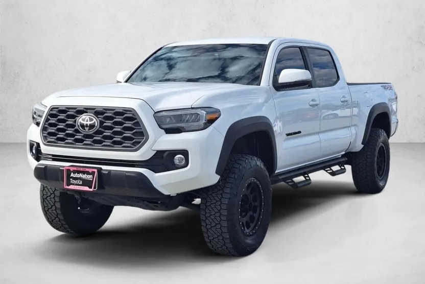 2023 Toyota Tacoma TRD V6 photo 1