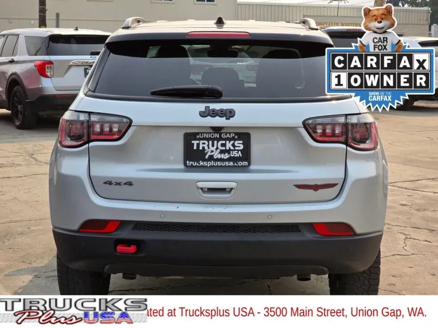 2024 Jeep Compass Trailhawk photo 1