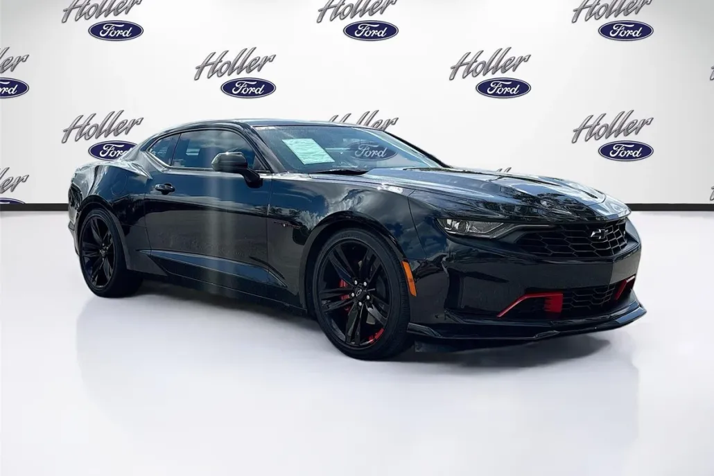 2023 Chevrolet Camaro 1LT photo 1