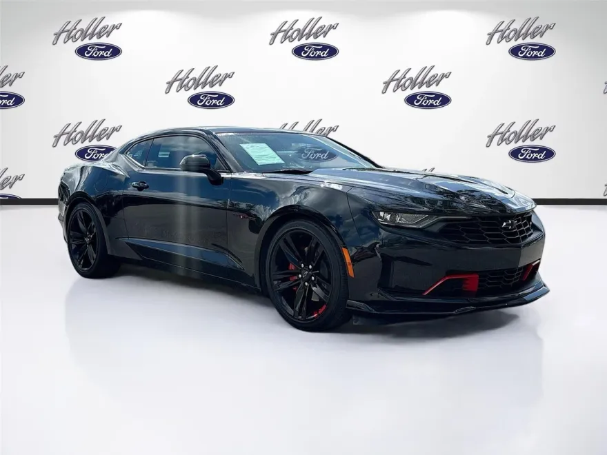 2023 Chevrolet Camaro 1LT photo 1