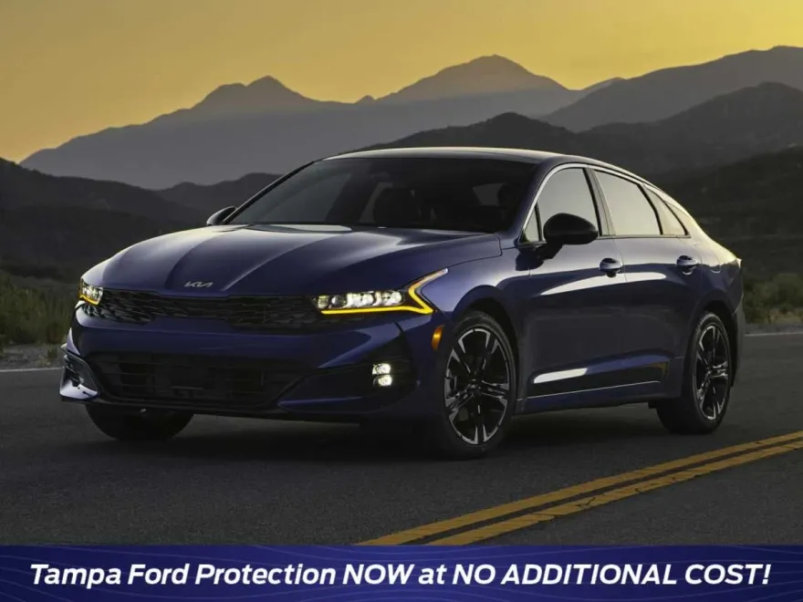 2022 Kia K5 EX photo 1