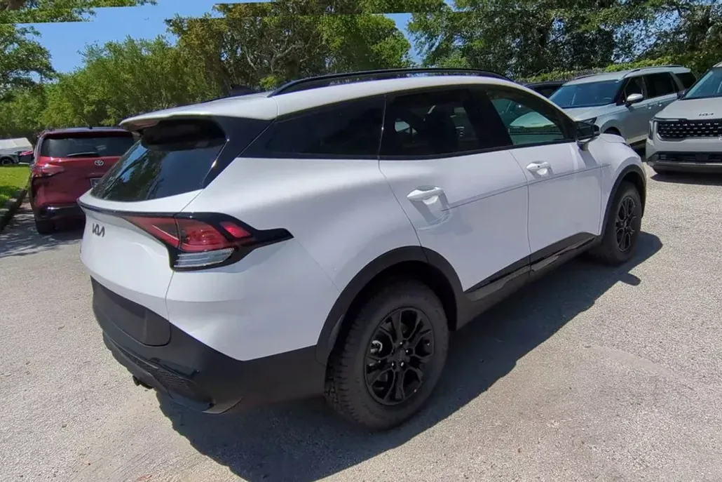2025 Kia Sportage X-Pro photo 1