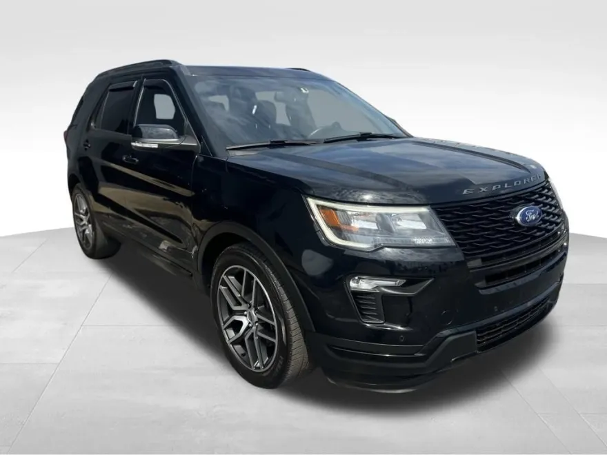 2018 Ford Explorer Sport photo 1