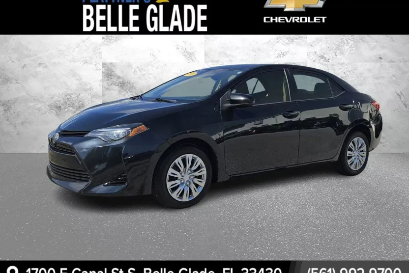 2018 Toyota Corolla LE photo 1