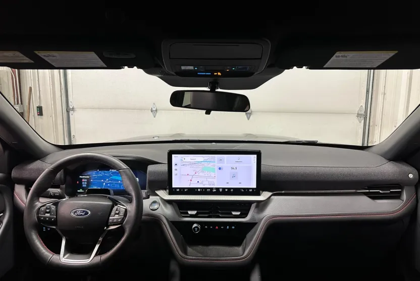 2025 Ford Explorer ST-Line photo 1