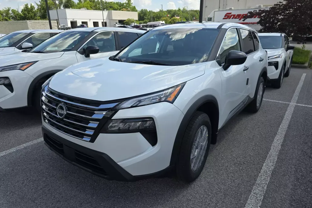 2025 Nissan Rogue S photo 1