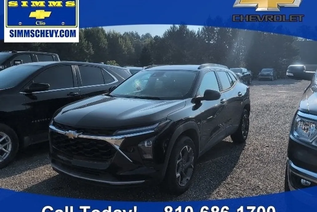 2024 Chevrolet Trax LT photo 1