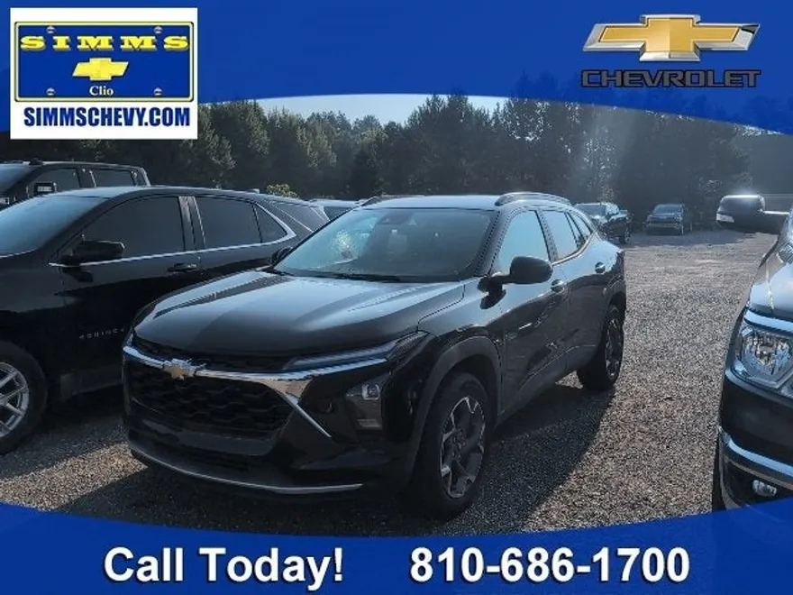 2024 Chevrolet Trax LT photo 1