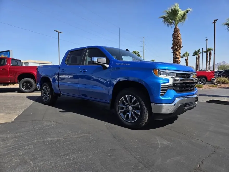 2026 Chevrolet Silverado 1500 LT photo 1