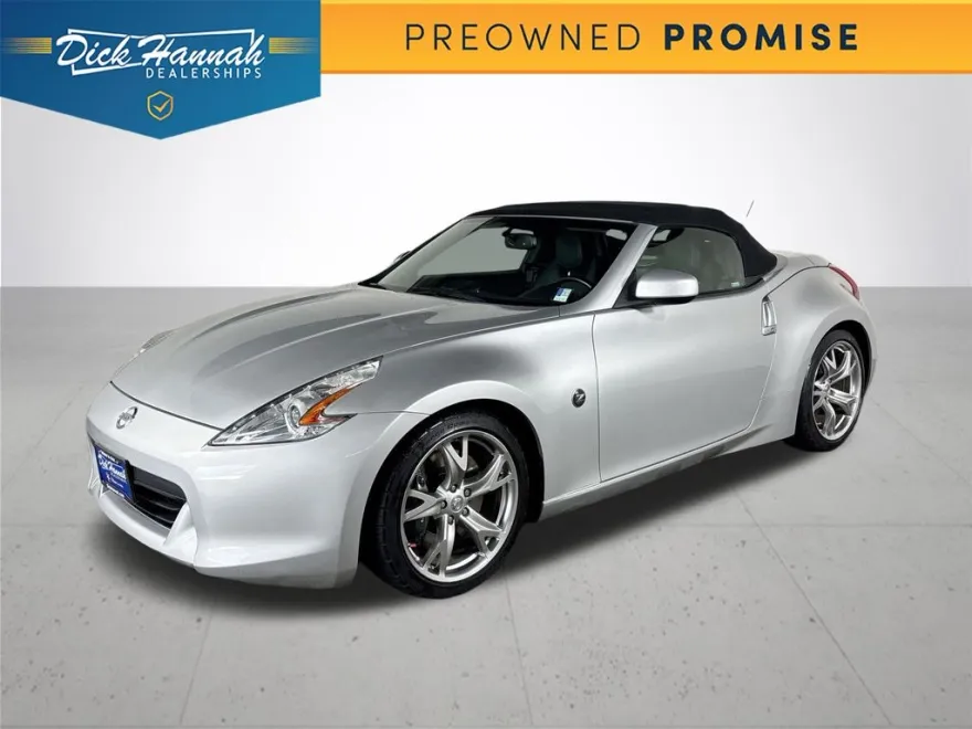 2011 Nissan 370Z Touring photo 1