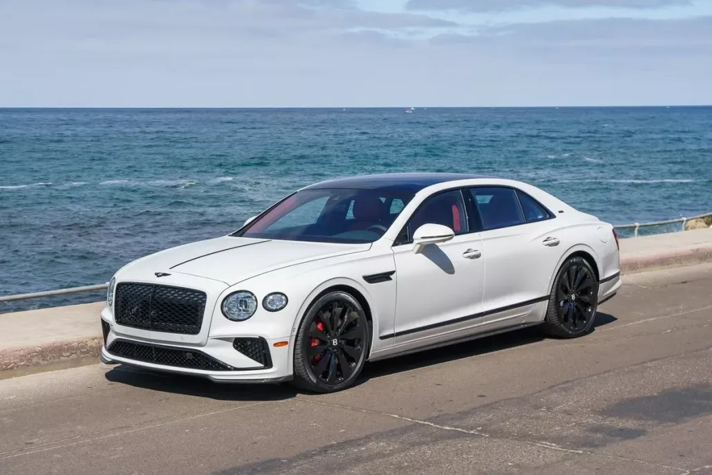 2025 Bentley Flying Spur photo 1